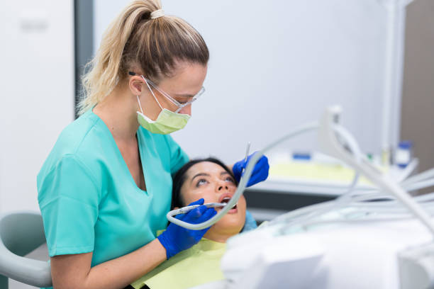 Best Weekend Emergency Dentist in East Bronson, FL